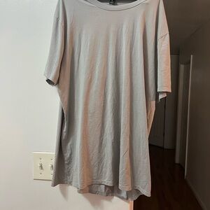 Lululemon Casual Gray T-Shirt